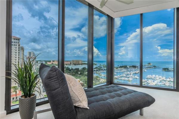 BAYFRONT TOWER CONDO