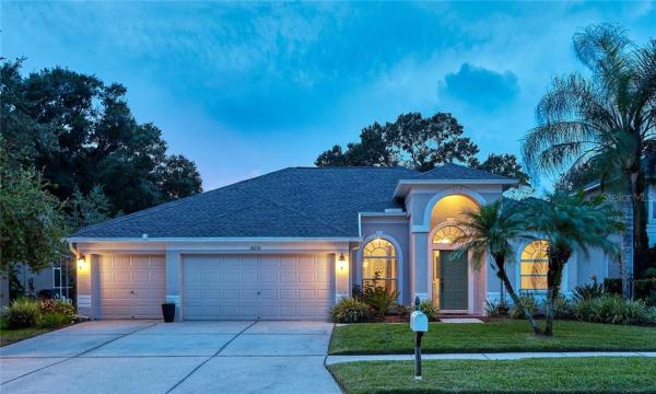 ST ANDREWS AT THE EAGLES UN 1