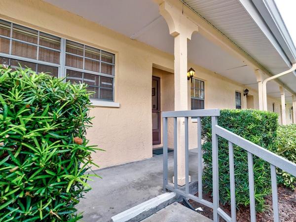 WOODLAND VILLAS CONDO 1