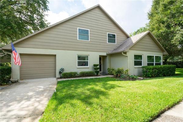 CHATEAUX WOODS CONDO