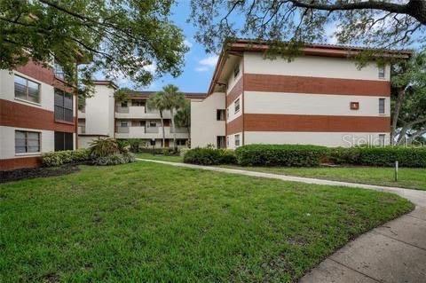 RUSTLEWOOD AT COUNTRYSIDE CONDO