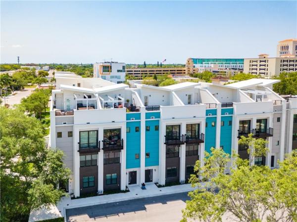 SCHOOL AVE TOWNHOMES