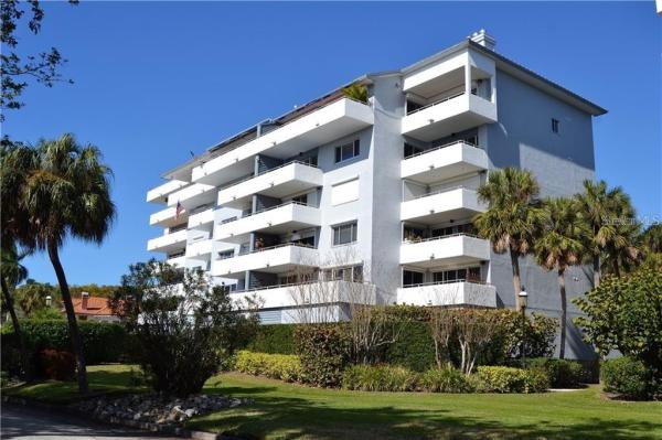 REGATTA POINTE CONDO PH I