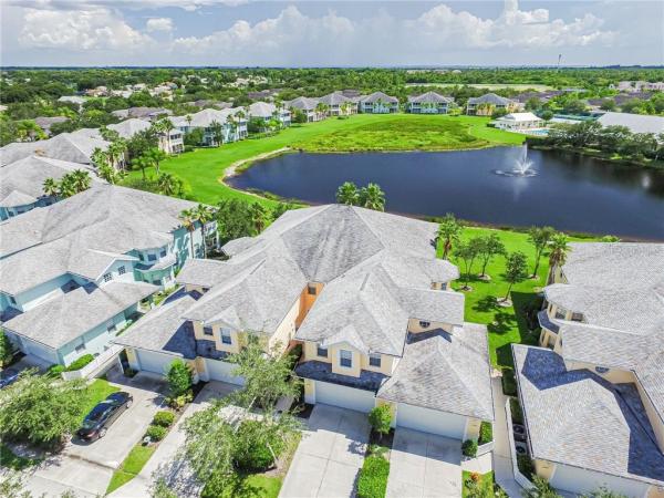 LAKE FRONT VLS/HERITAGE LAKE PARK