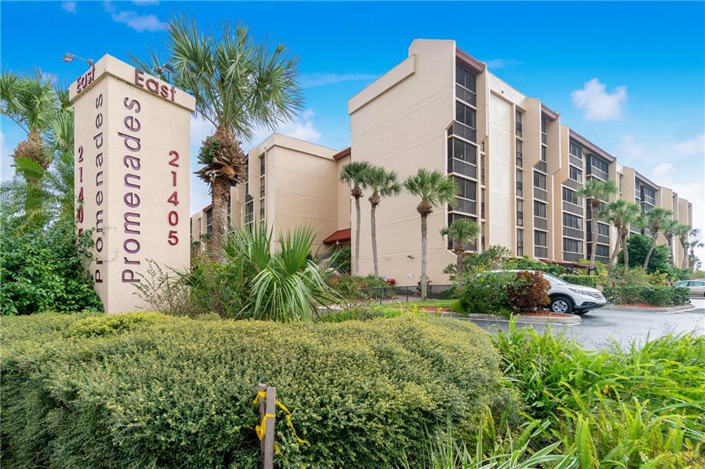 PROMENADES EAST - фото