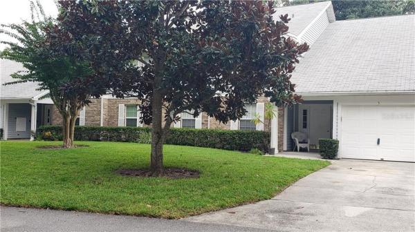 COACH HOMES AT DOVER VILLAGE