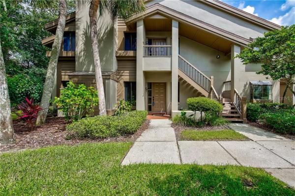 LANDMARK OAKS CONDO