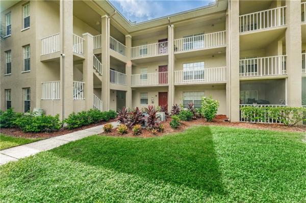 MEADOWLAKE PALM HARBOR CONDO
