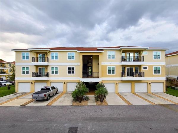 REGENCY PALMS CONDOS