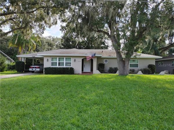 TAVARES LAKEWOOD PARK