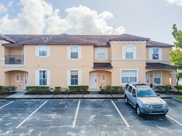 REGAL OAKS AT OLD TOWN