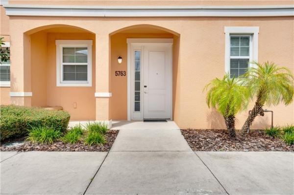 REGAL OAKS AT OLD TOWN