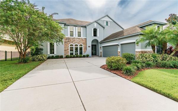 GREY HAWK AT LAKE POLO PH 02