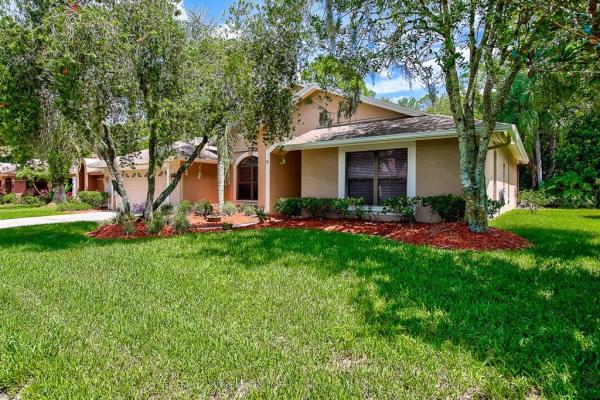 LAKESHORE VILLAGE AT WOODFIELD