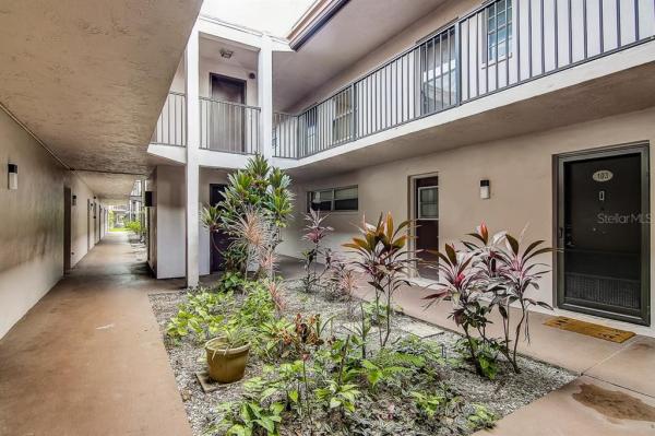 KING ARTHURS COURT CONDO