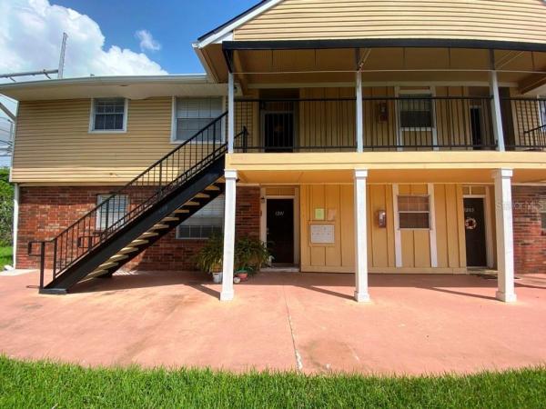 VENETIA COUNTRY CLUB CONDO