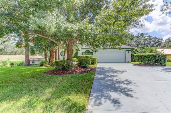 LAKE BERNADETTE GARDENS