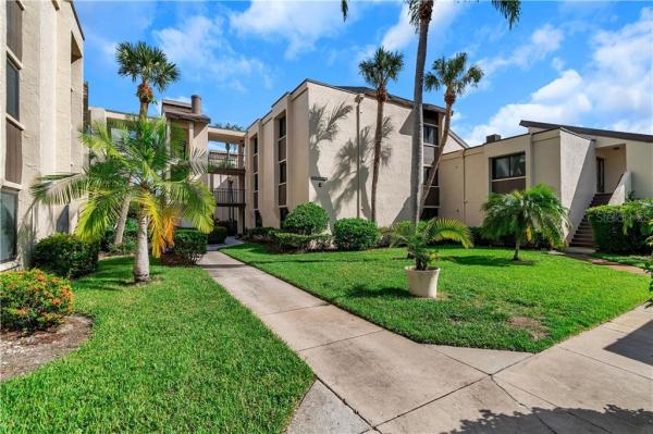 CHATEAU BELLEAIR CONDO