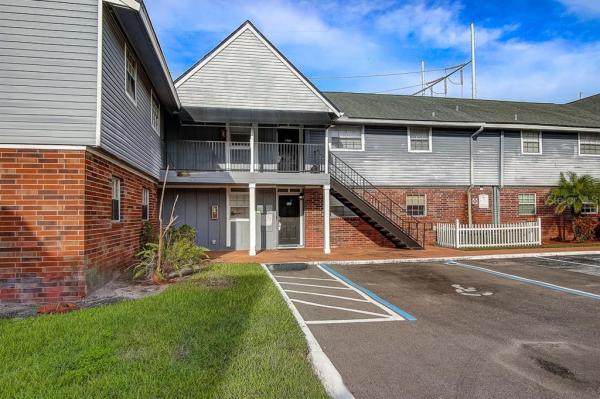 VENETIA COUNTRY CLUB CONDO