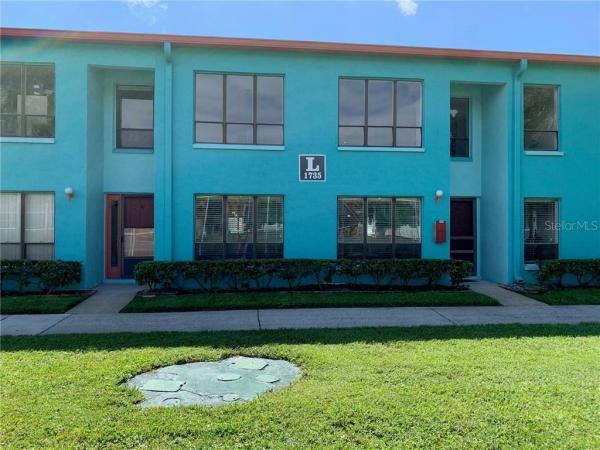 PARADISE LAKES CONDO