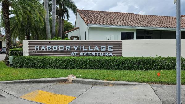 MARINA COVE AT HARBOR VIL