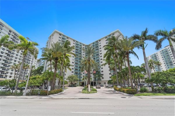 TIDES ON HOLLYWOOD BEACH