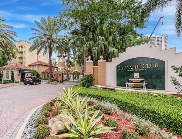 THE YACHT CLUB AT AVENTURA