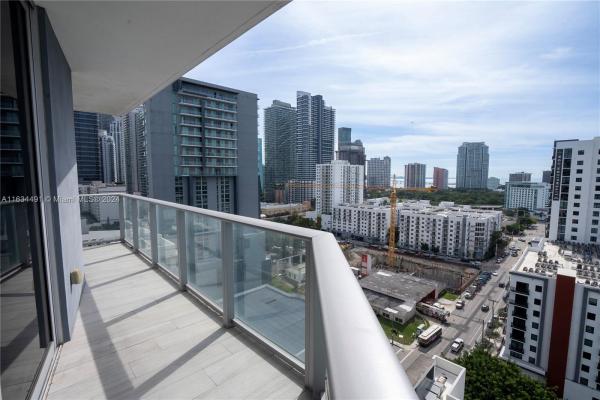 BRICKELL TEN