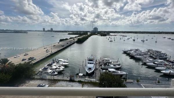 BAYSHORE YACHT & TENNIS C