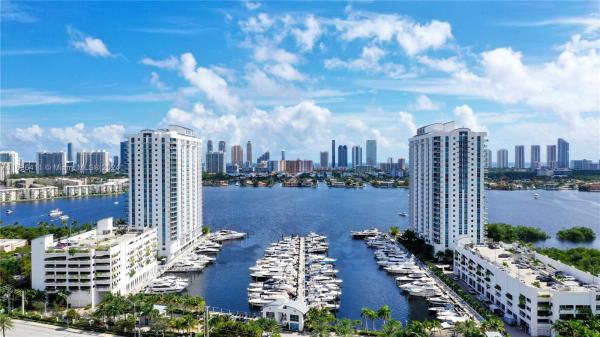 Marina Palms North Tower