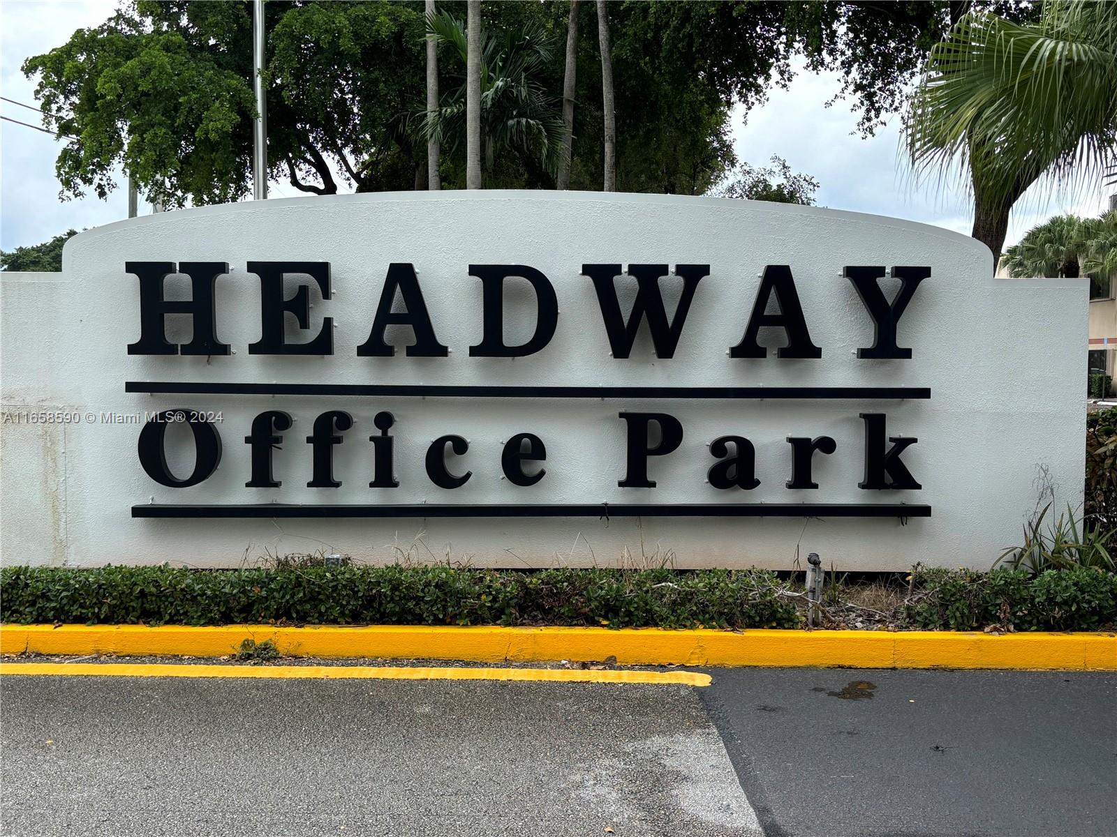 HEADWAYS - фото