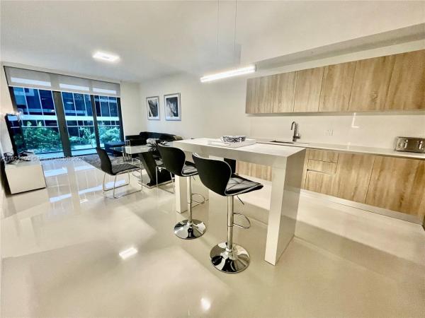 AVENTURA PARKSQUARE RESID