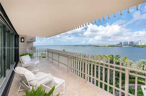 GROVE ISLE CONDO - фото