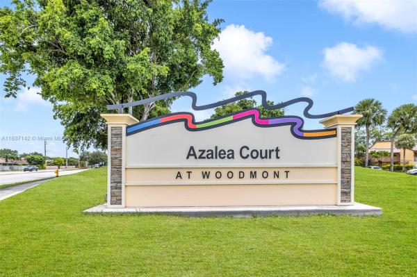 AZALEA COURT AT WOODMONT