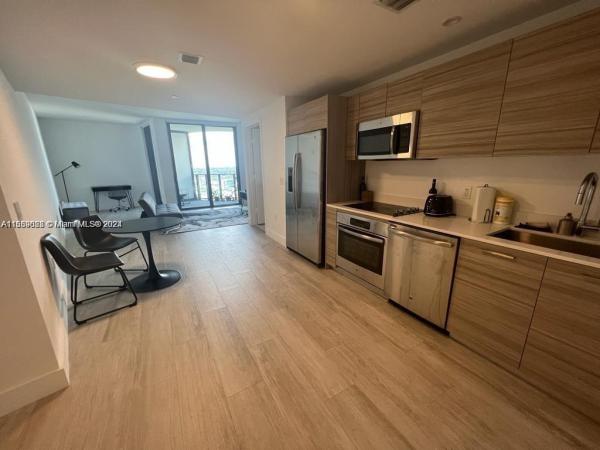 3401 MIDTOWN CONDO