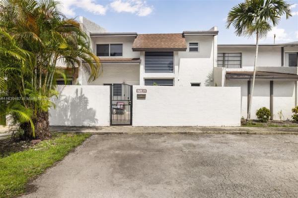 SNAPPER CREEK TOWNHOUSES