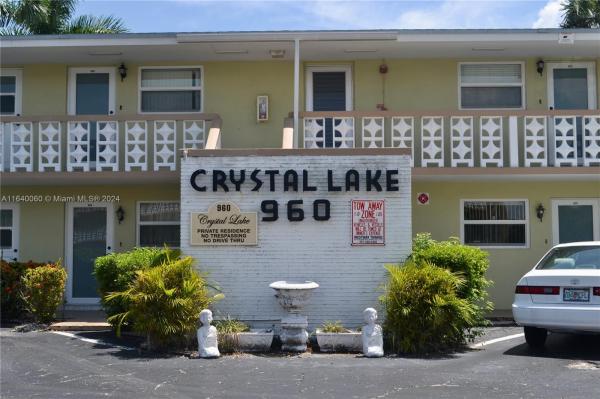 CRYSTAL LAKE 960 CONDO