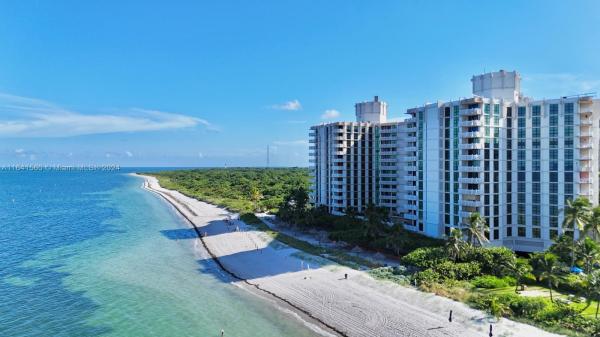 TOWERS OF KEY BISCAYNE CO