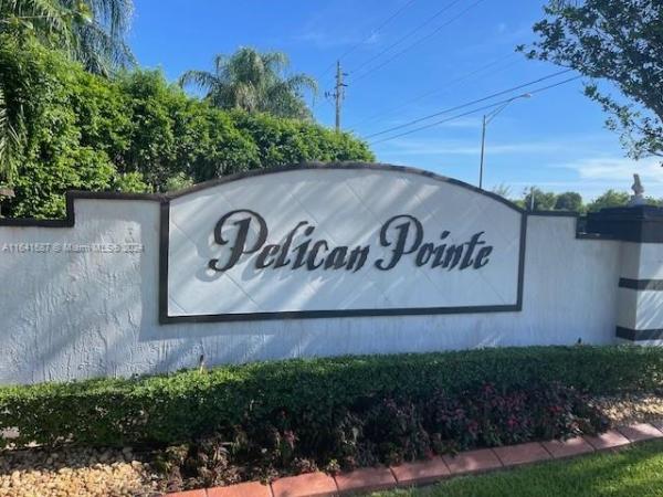 PELICAN POINTE - фото