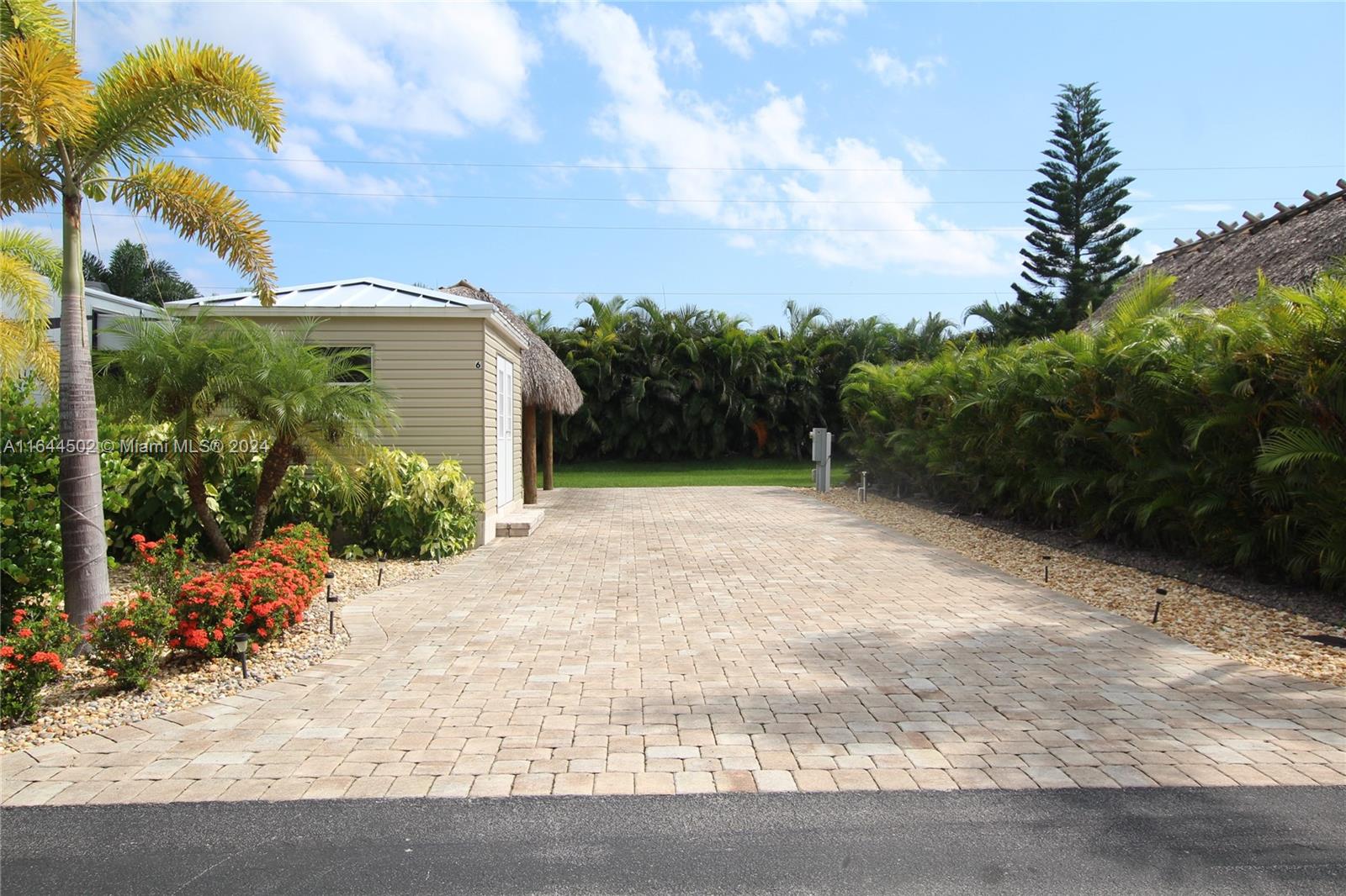 Silver Palms RV Resort - фото