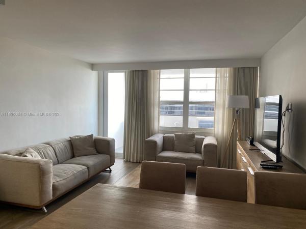 The Decoplage on Lincoln