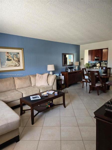 Hialeah Club Villas