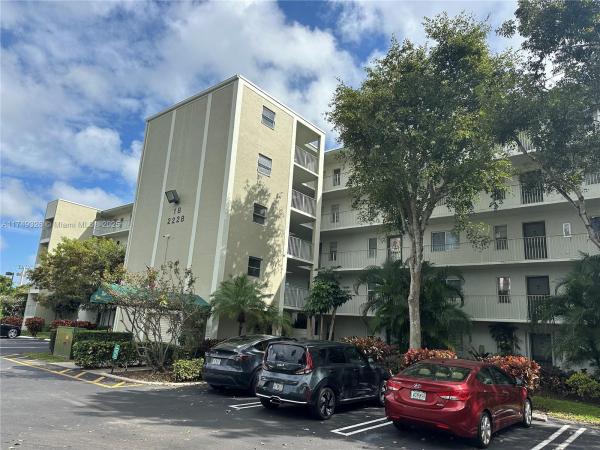 CYPRESS BEND CONDOMINIUM