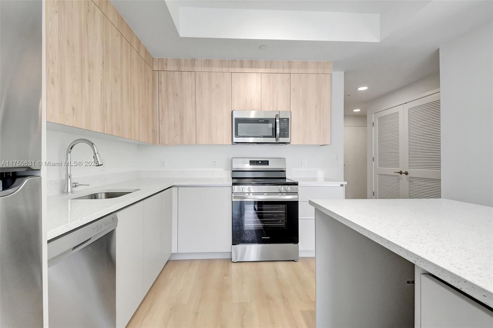 LAKE WORTH HEIGHTS - фото