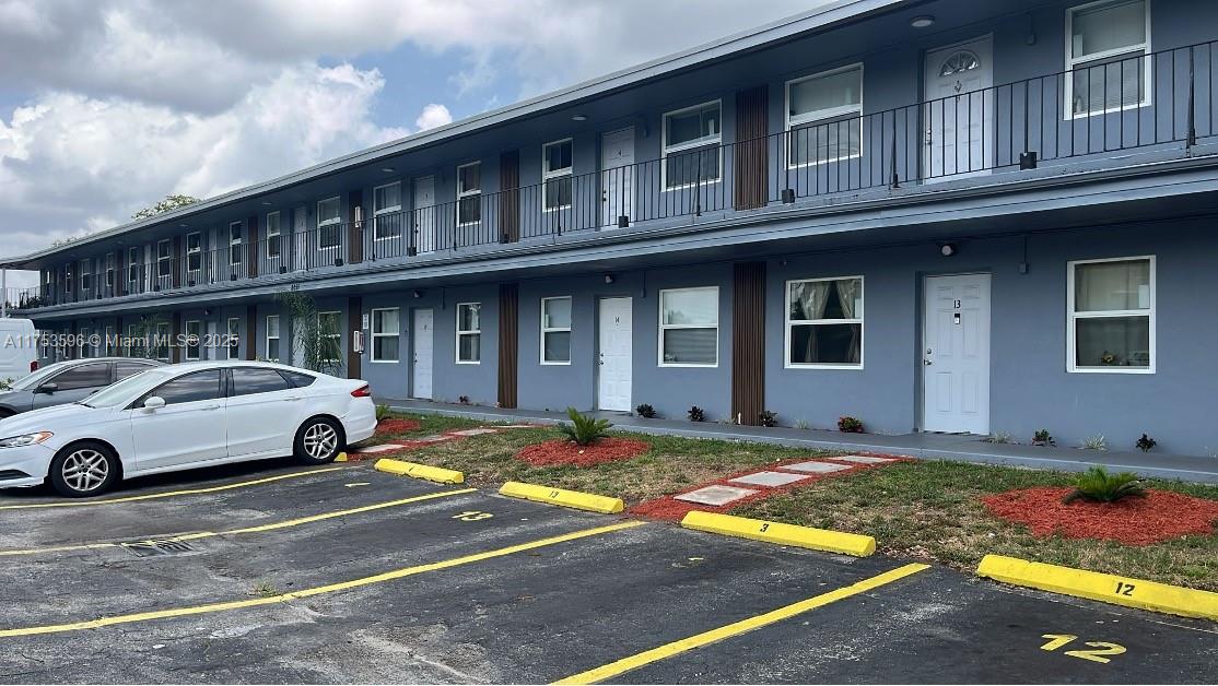 BRUMBAR ESTATES - фото