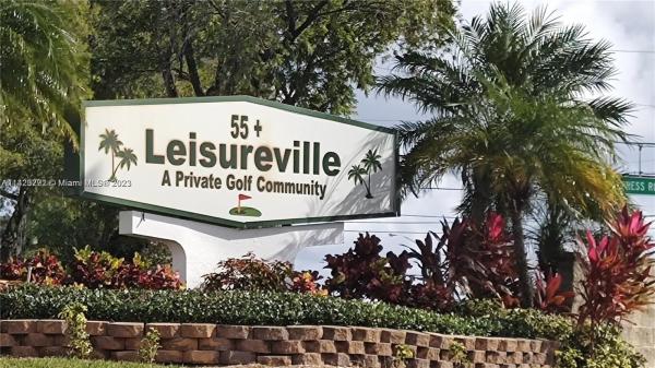 Leisureville - фото