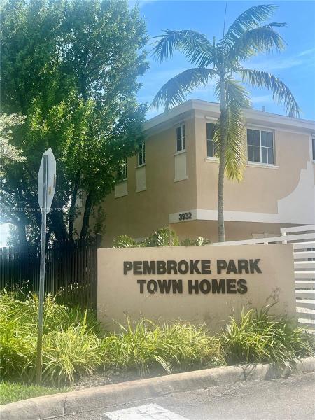 Pembroke Park Town Homes - фото