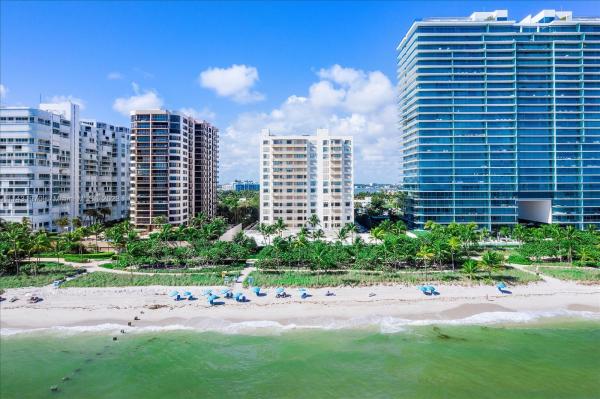 PLAZA OF BAL HARBOUR COND