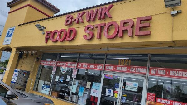 B Kwik Food Store - фото