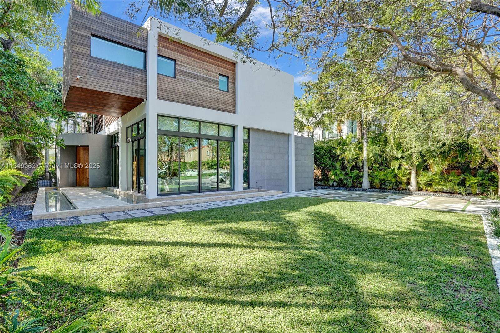 GOLDEN BEACH SEC C - фото